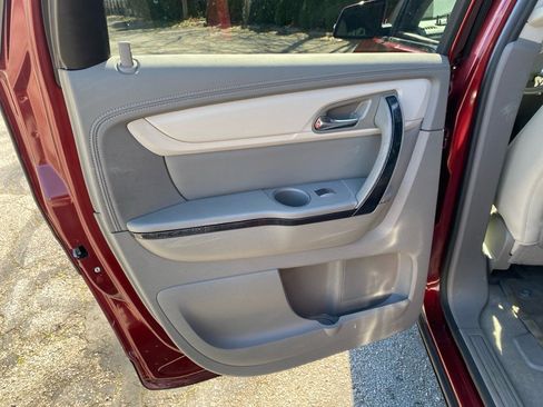 Used 2017 Chevrolet Traverse Premier image 24