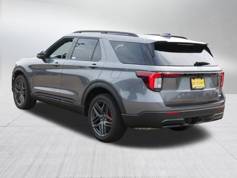 Used 2025 Ford Explorer ST-Line w/ Premium Package AWD/4WD image 5