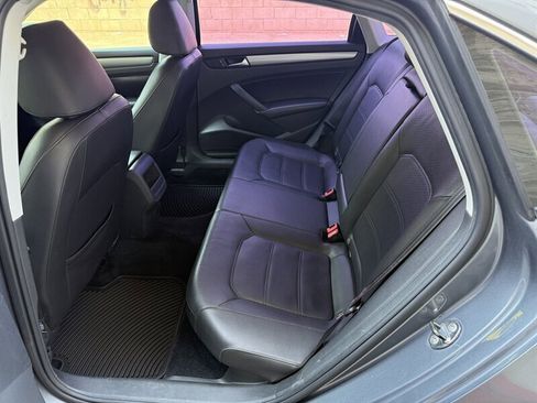Used 2014 Volkswagen Passat 1.8T Wolfsburg Edition image 21