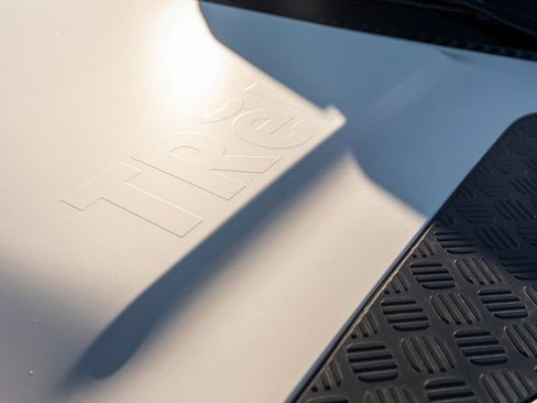 New 2024 Land Rover Defender 110 S image 35