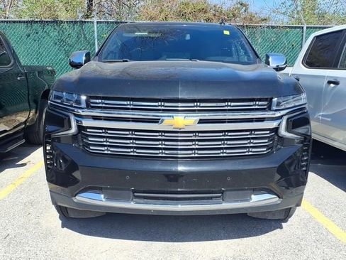 Used 2024 Chevrolet Suburban Premier image 2