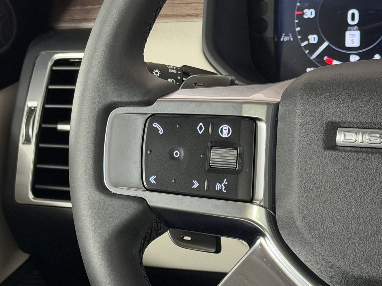 Used 2026 Land Rover Discovery S AWD/4WD image 15