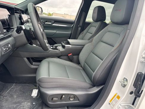 New 2026 GMC Terrain AT4 image 13