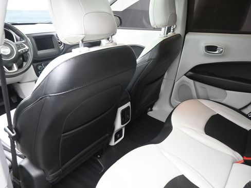 Used 2020 Jeep Compass Latitude image 23