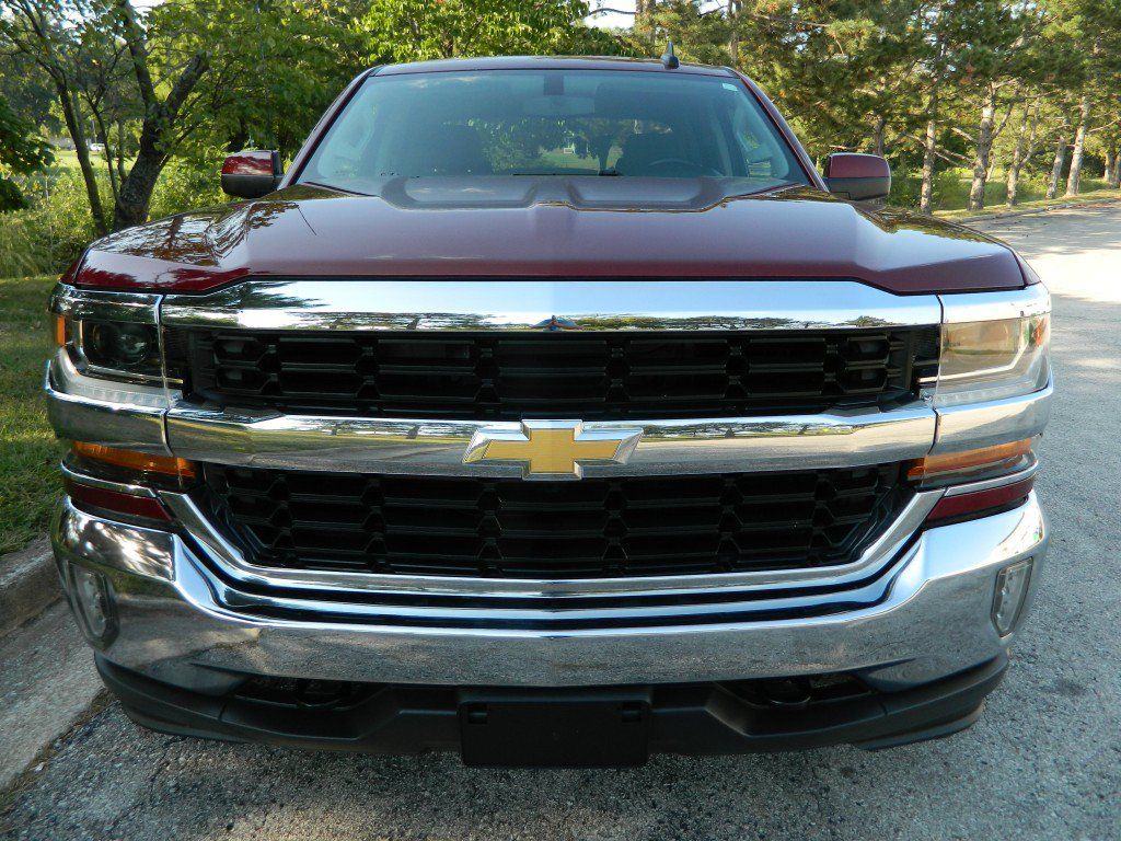Used 2017 Chevrolet Silverado 1500 LT w/ All Star Edition AWD/4WD image 2