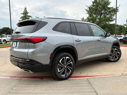 Used 2025 Buick Enclave Sport Touring w/ Power Package FWD image 7