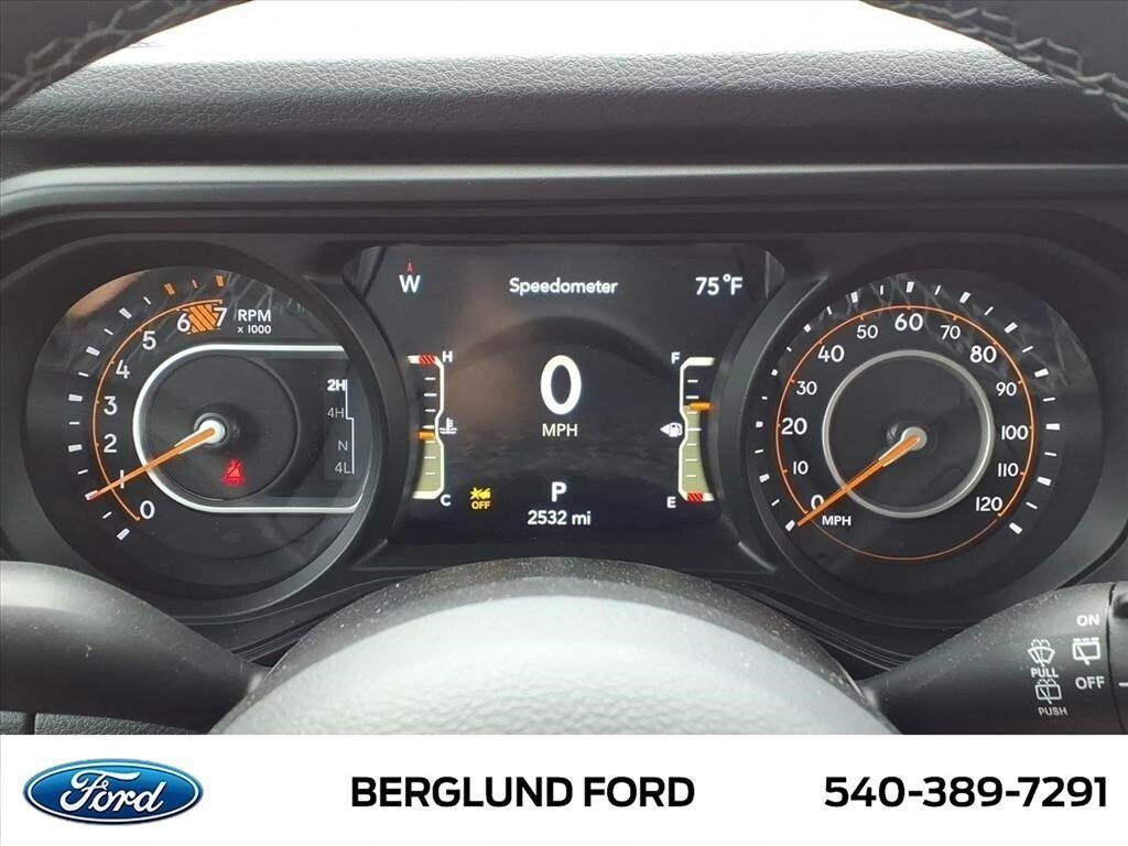 Used 2026 Jeep Wrangler Sport AWD/4WD image 21