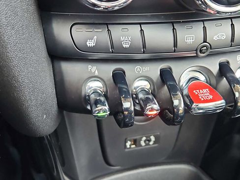 Used 2018 MINI Cooper S image 11