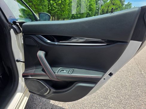Used 2019 Maserati Ghibli S Q4 AWD/4WD image 34