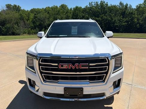 Used 2024 GMC Yukon SLT w/ SLT Premium Package AWD/4WD image 8
