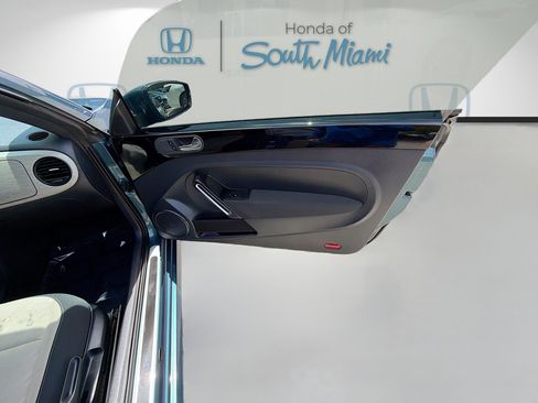 Used 2018 Volkswagen Beetle 2.0T Coast FWD image 30
