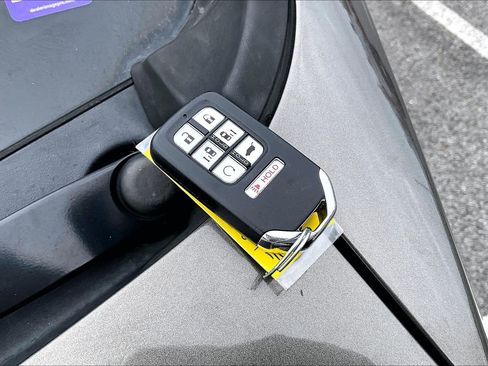 Used 2019 Honda Odyssey Touring image 36