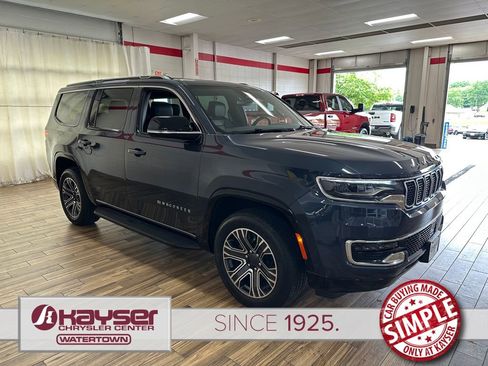 Used 2024 Jeep Wagoneer 4WD w/ Premium Group I image 6