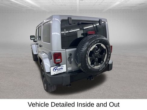 Used 2014 Jeep Wrangler Unlimited Sahara AWD/4WD image 10