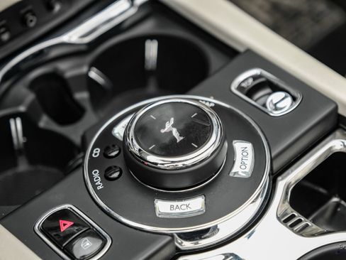 Used 2017 Rolls-Royce Dawn RWD image 68