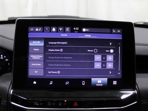 Used 2025 Jeep Compass Latitude w/ Sun & Sound Group image 20