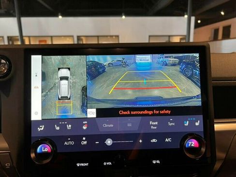 Used 2024 Lexus GX 550 w/ Accessory Package (31) image 21