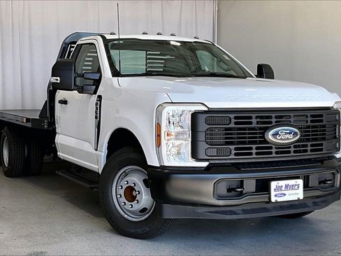 Used 2025 Ford F350 XL image 1