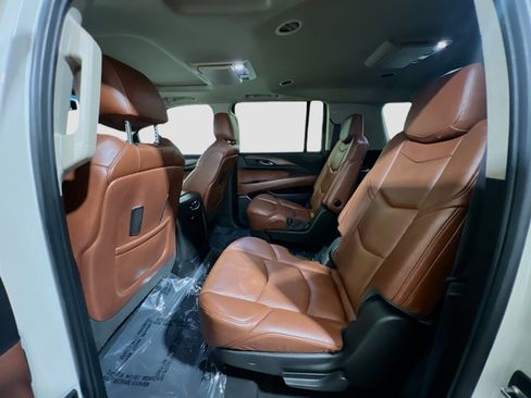 Used 2015 Cadillac Escalade ESV Premium AWD/4WD image 19