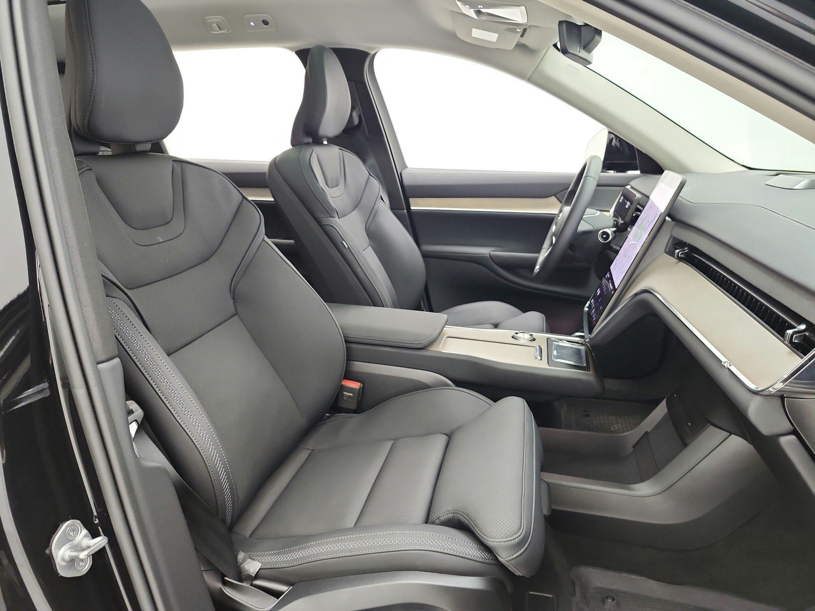 Used 2025 Volvo EX90 Ultra AWD/4WD image 19