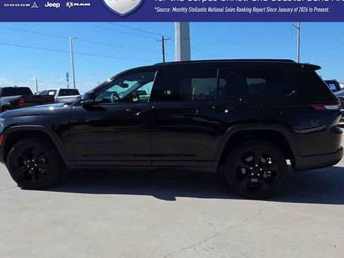 Used 2024 Jeep Grand Cherokee L Altitude AWD/4WD image 5