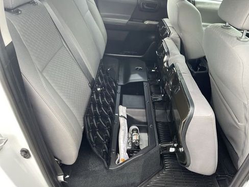 Certified 2020 Toyota Tacoma SR5 AWD/4WD image 23
