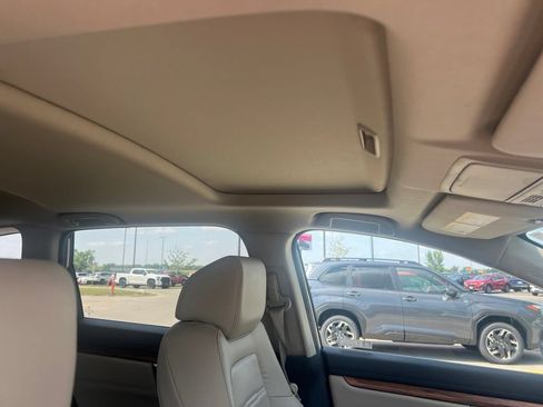 Used 2019 Honda CR-V Touring image 9