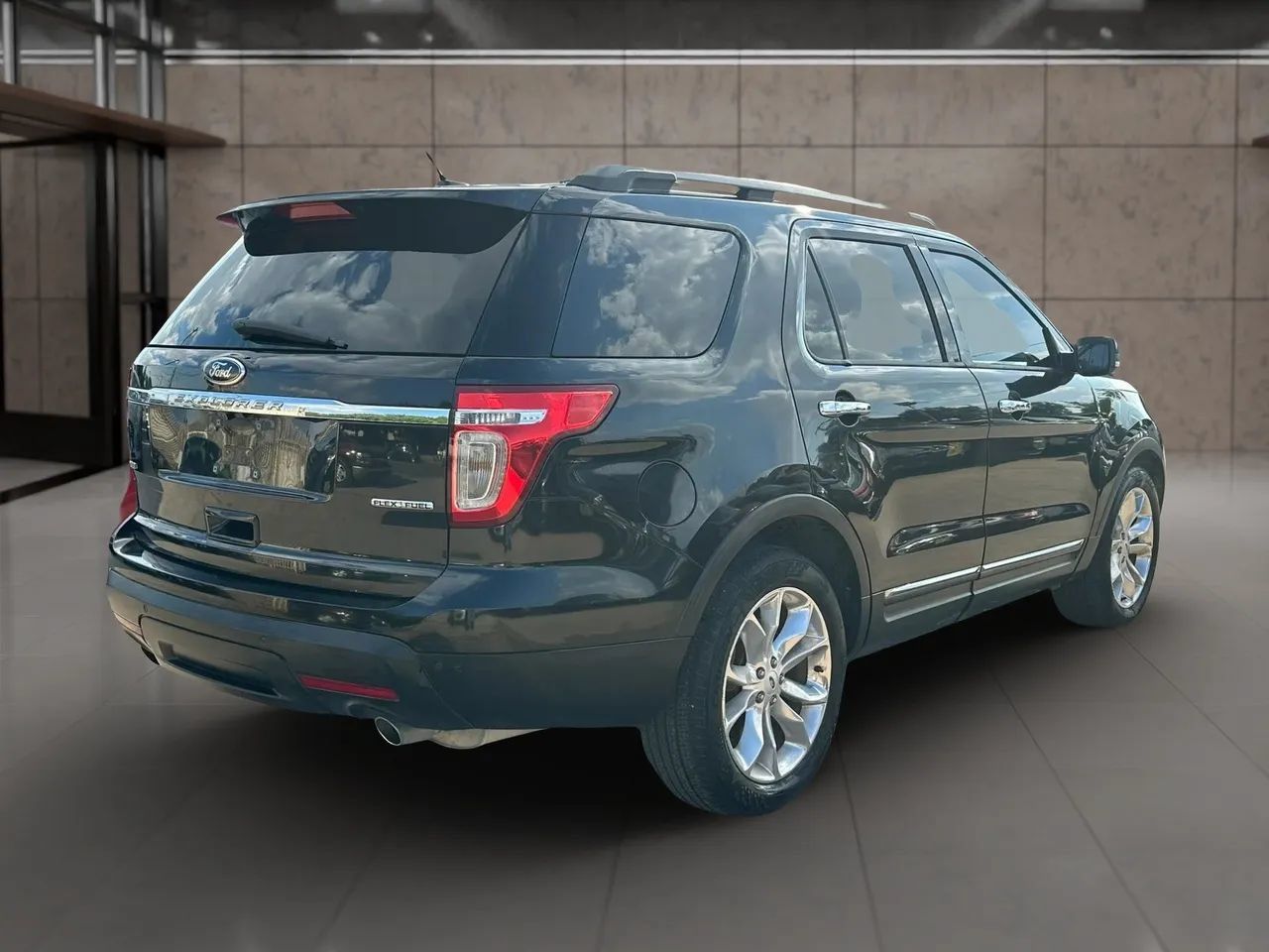 Used 2013 Ford Explorer XLT FWD image 29