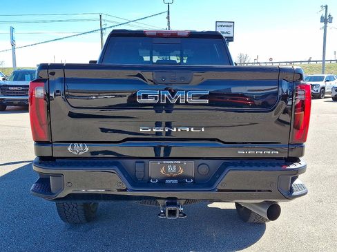 Used 2025 GMC Sierra 3500 Denali Ultimate AWD/4WD image 23