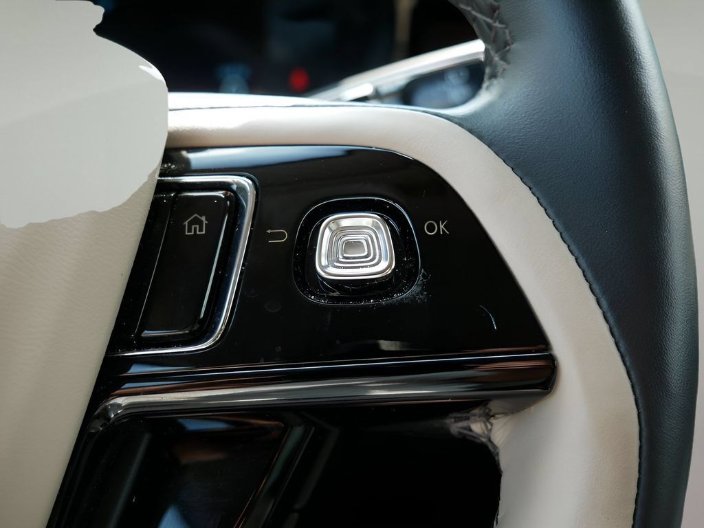 Used 2025 Lincoln Corsair Reserve FWD image 18