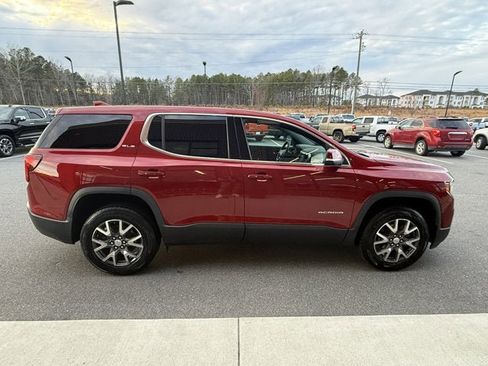 Used 2022 GMC Acadia SLE image 7