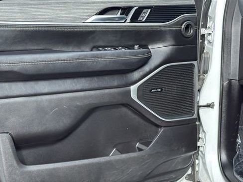 Used 2023 Jeep Wagoneer L Series II image 23