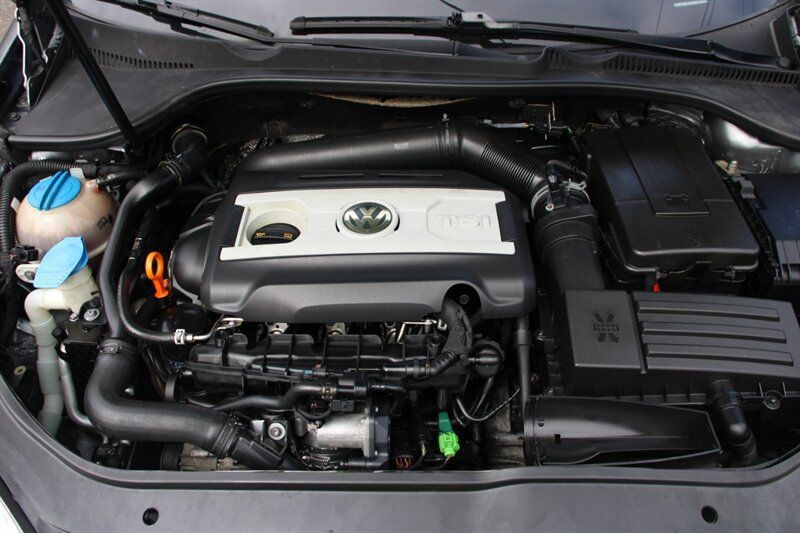 Used 2009 Volkswagen Jetta SEL FWD image 18