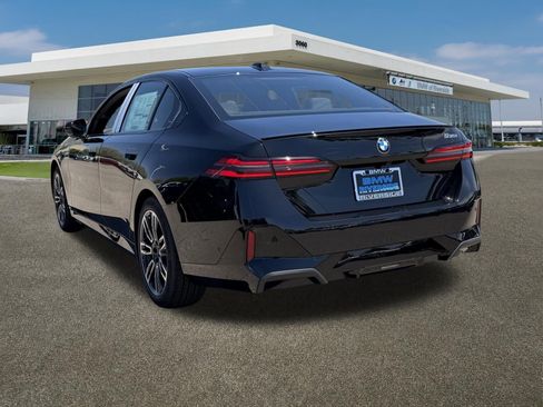 New 2026 BMW 530i RWD image 8