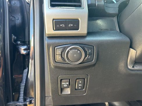 Used 2020 Ford F150 Lariat w/ Equipment Group 502A Luxury AWD/4WD image 22