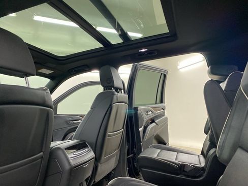 Certified 2023 Cadillac Escalade ESV Premium Luxury AWD/4WD image 32