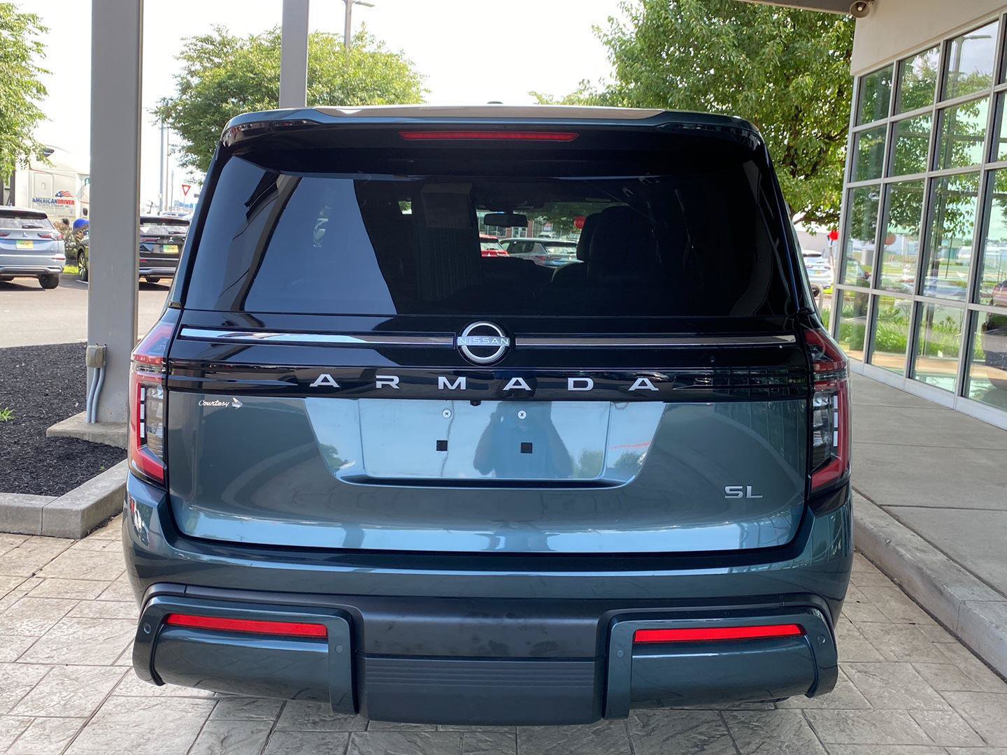 Certified 2025 Nissan Armada SL w/ Captain's Chari Seat Package RWD image 7