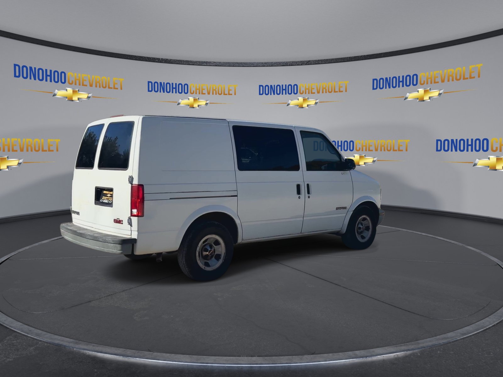 Used 2001 GMC Safari RWD image 12