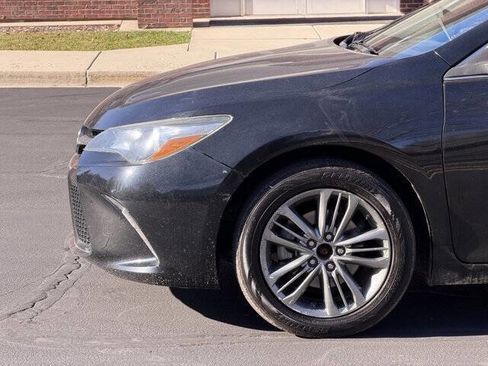 Used 2015 Toyota Camry SE FWD image 11