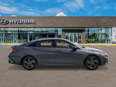 Used 2026 Hyundai Elantra Sport FWD image 7