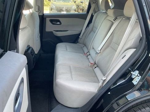 Used 2025 Nissan Rogue SV FWD image 15
