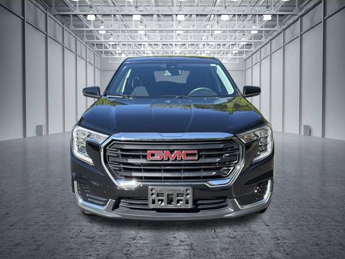 Used 2024 GMC Terrain SLE AWD/4WD image 2