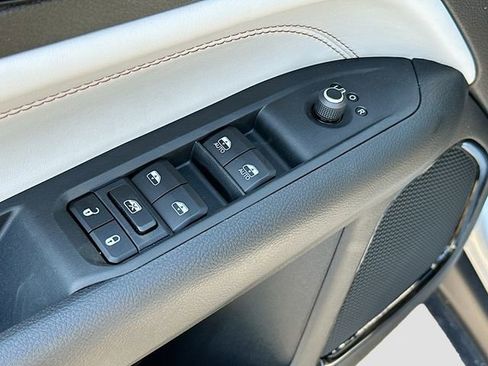 New 2026 Jeep Compass Limited AWD/4WD image 18