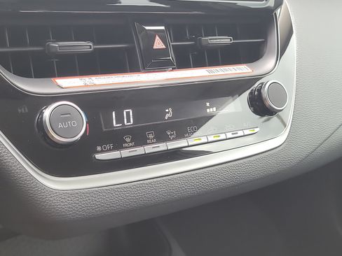 Used 2025 Toyota Corolla LE FWD image 23