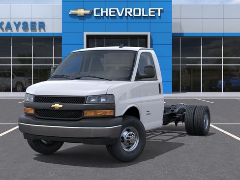 New 2026 Chevrolet Express 3500 w/ Power Convenience Package RWD image 21