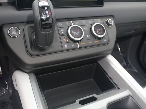 Used 2025 Land Rover Defender 110 V8 image 15