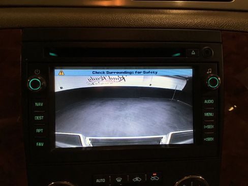 Used 2011 Chevrolet Avalanche LTZ image 65