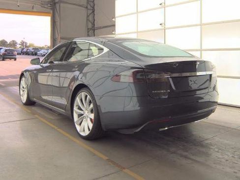Used 2015 Tesla Model S P85D image 2