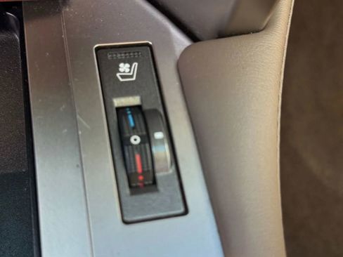 Used 2011 Lexus GX 460 image 19