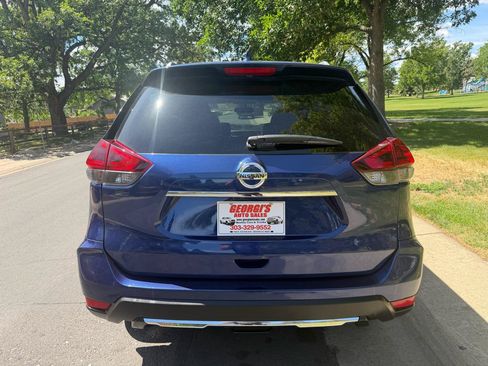 Used 2018 Nissan Rogue SV w/ Premium Package AWD/4WD image 4